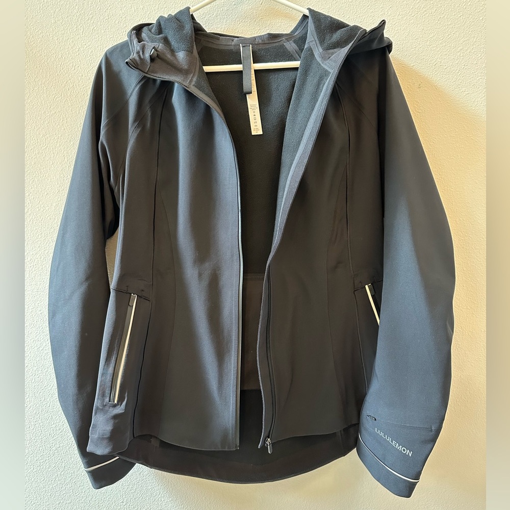 Lululemon woman’s hooded jacket